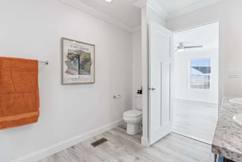 Prairie dune 8862 bathroom home features