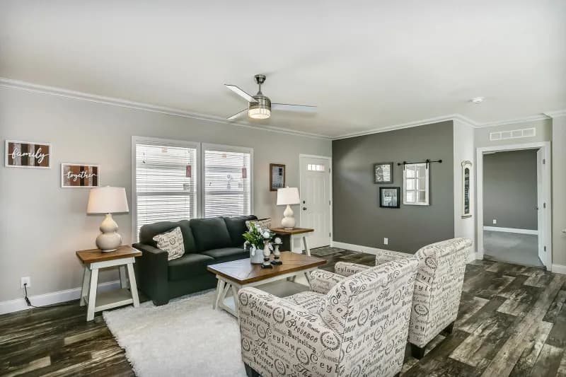 Skyliner 4732b interior home features