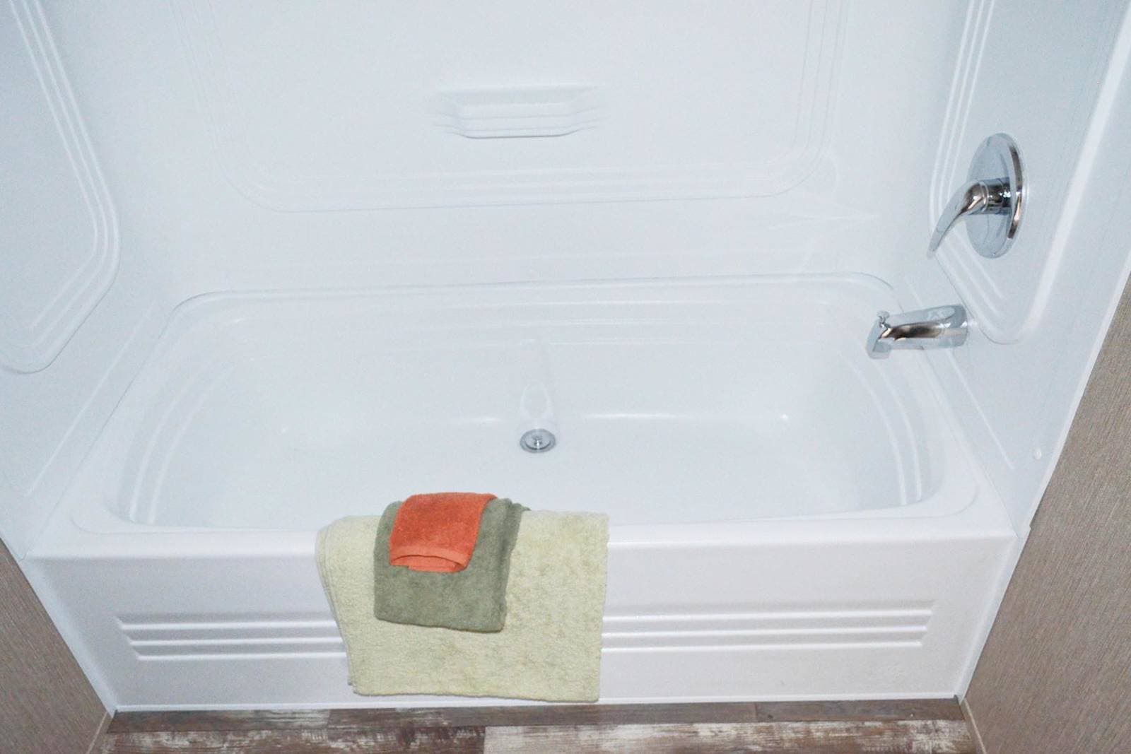 Rm1668a bathroom home features