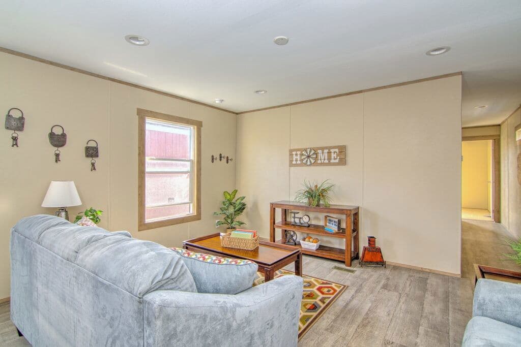 Carina 9270 interior home features