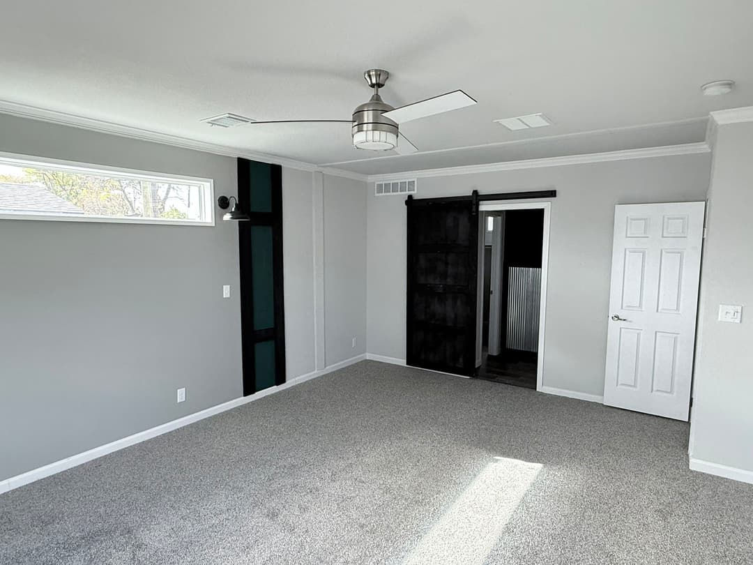 Vintage farmhouse (inventory) interior home features