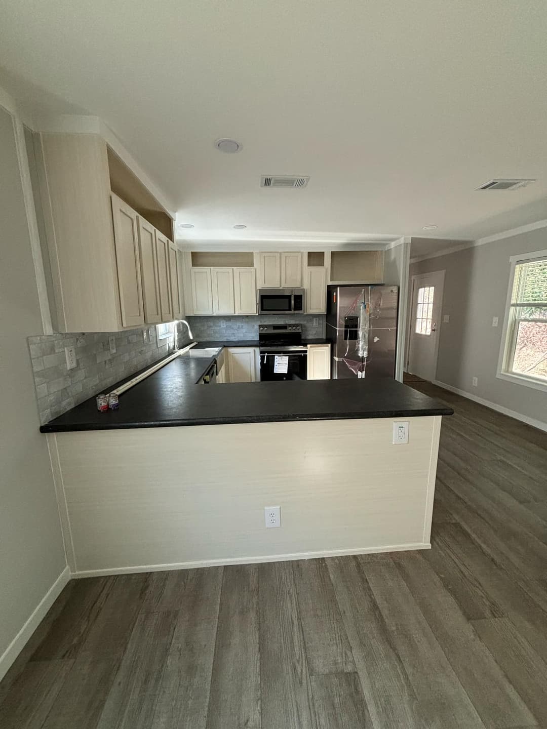 The phoenix (inventory) kitchen home features