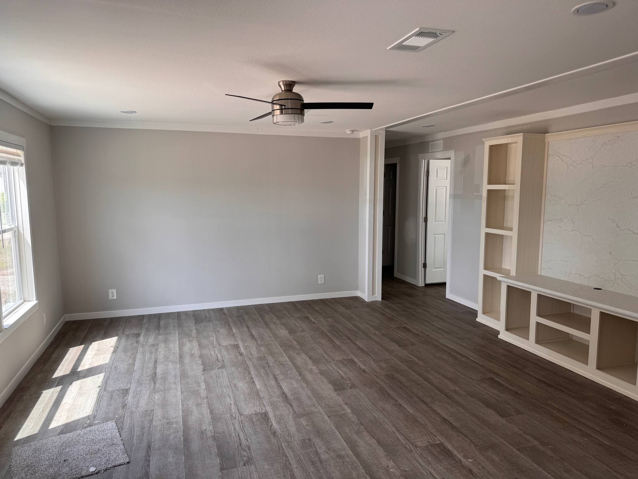 The hoover (inventory) interior home features