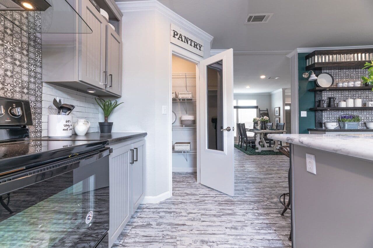 Vintage farmhouse 32643c kitchen home features