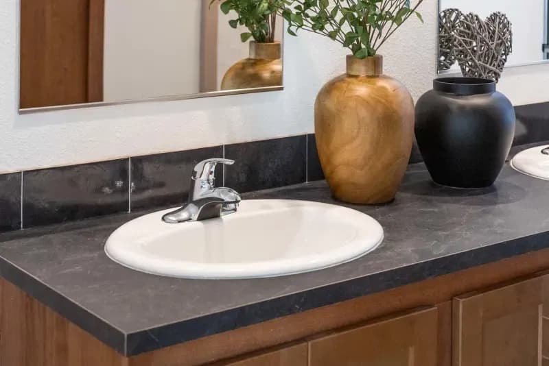 Prairie dune 8808 bathroom home features