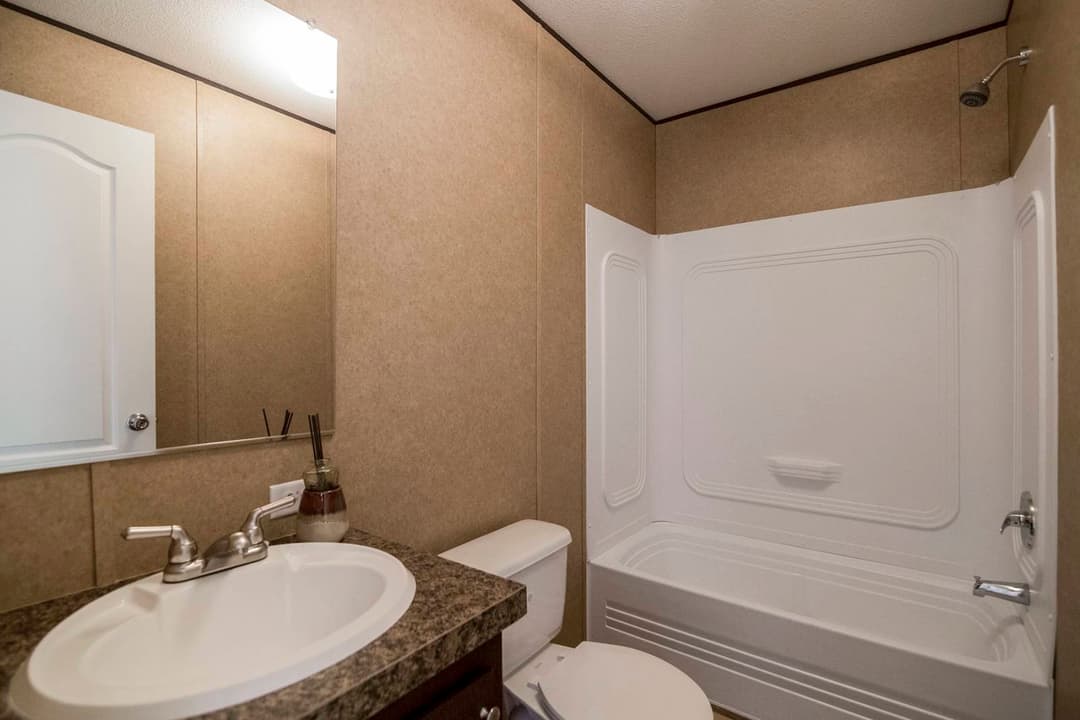 Cs1676d bathroom home features