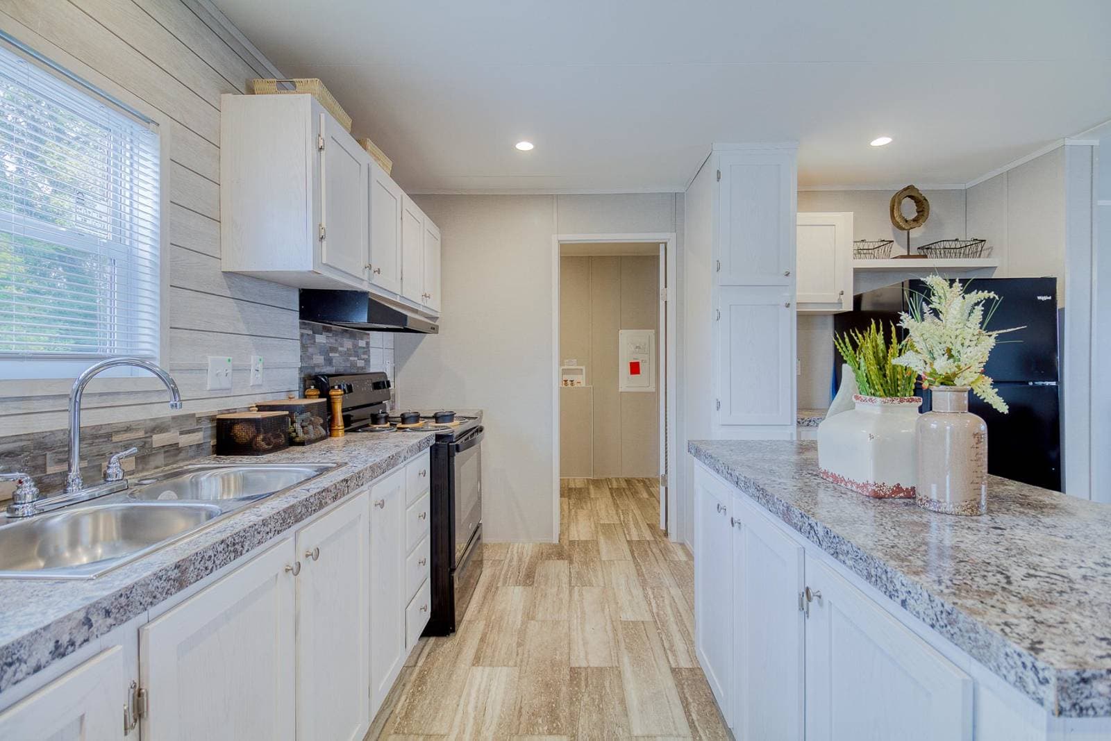 Rm2848a kitchen home features