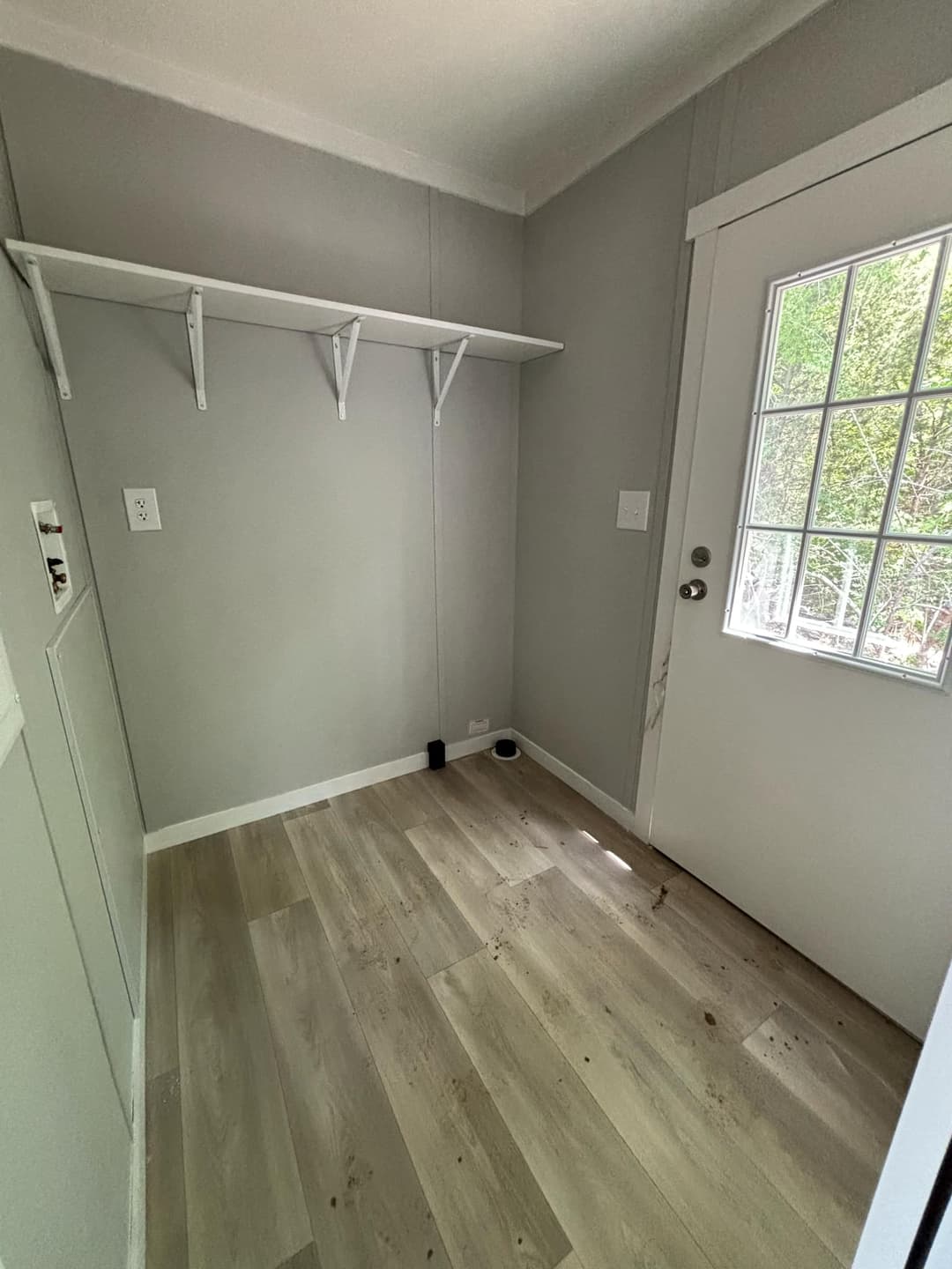 The ford (inventory) interior home features