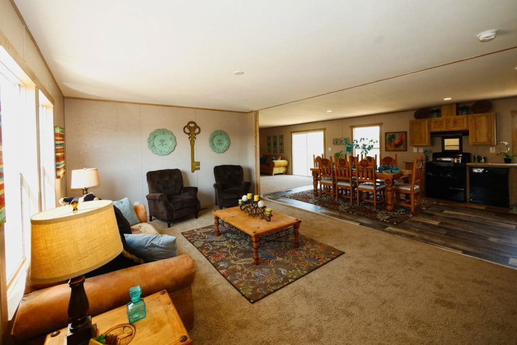 Taurus 9366 interior home features