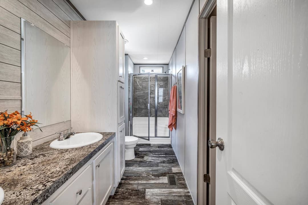 Nm3248b bathroom home features