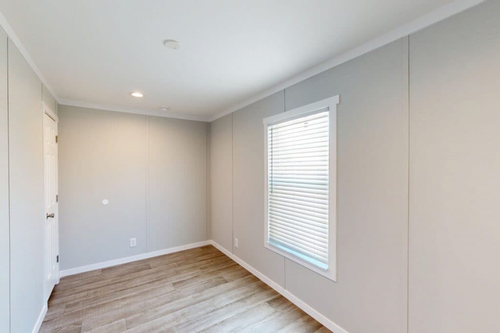 Balboa 7266 bedroom home features