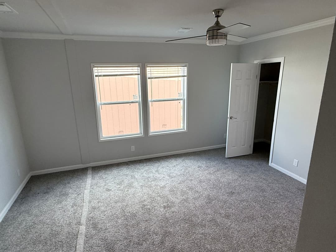 Vintage farmhouse (inventory) interior home features