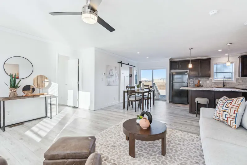 Prairie dune 8862 interior home features