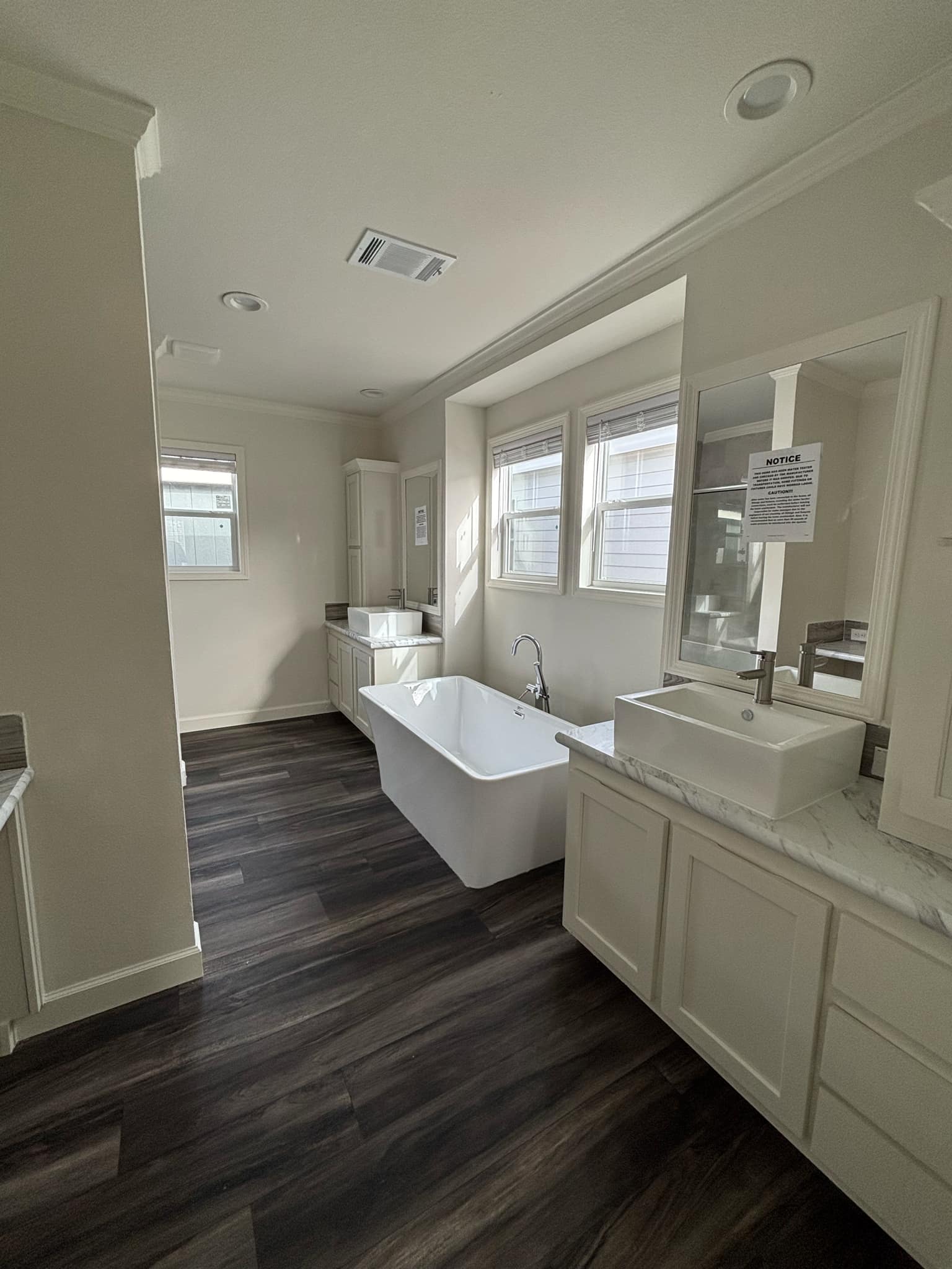 M1-56 (inventory) bathroom home features