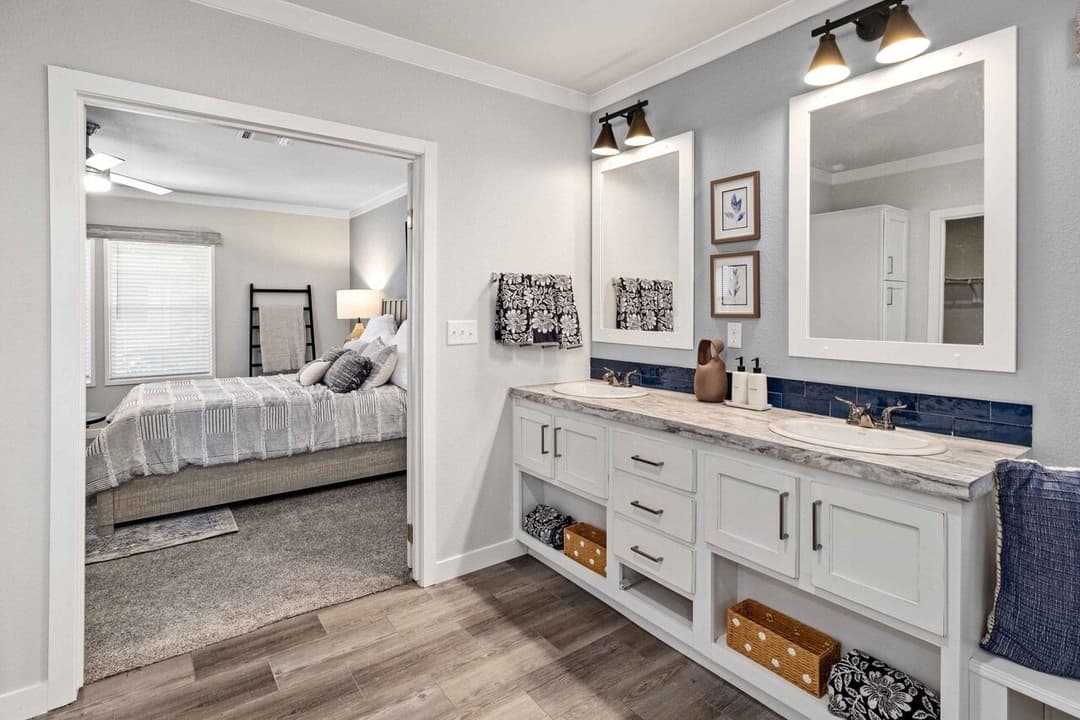 Belterra iii 32764j bathroom home features