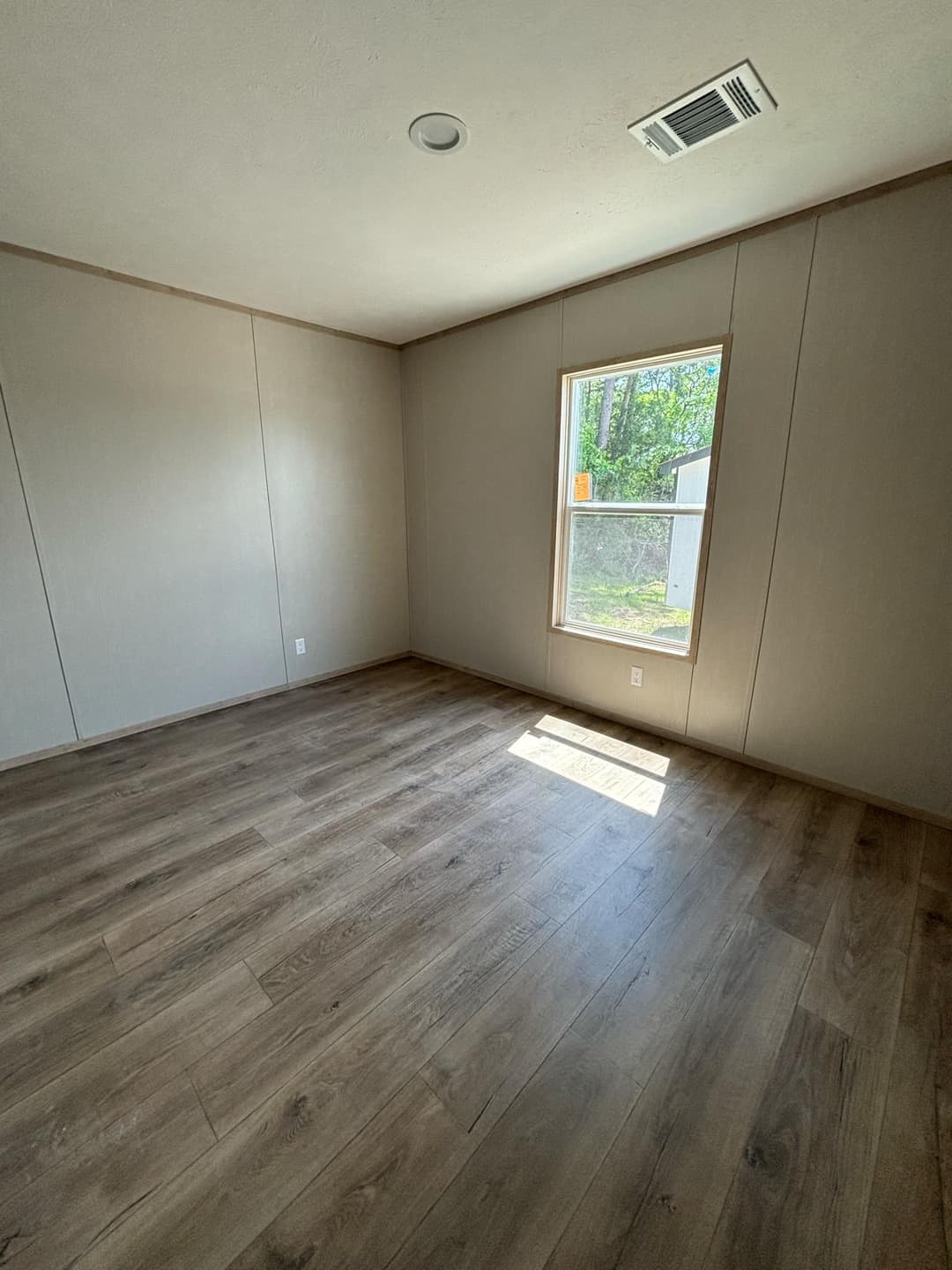 The expedition (inventory) interior home features