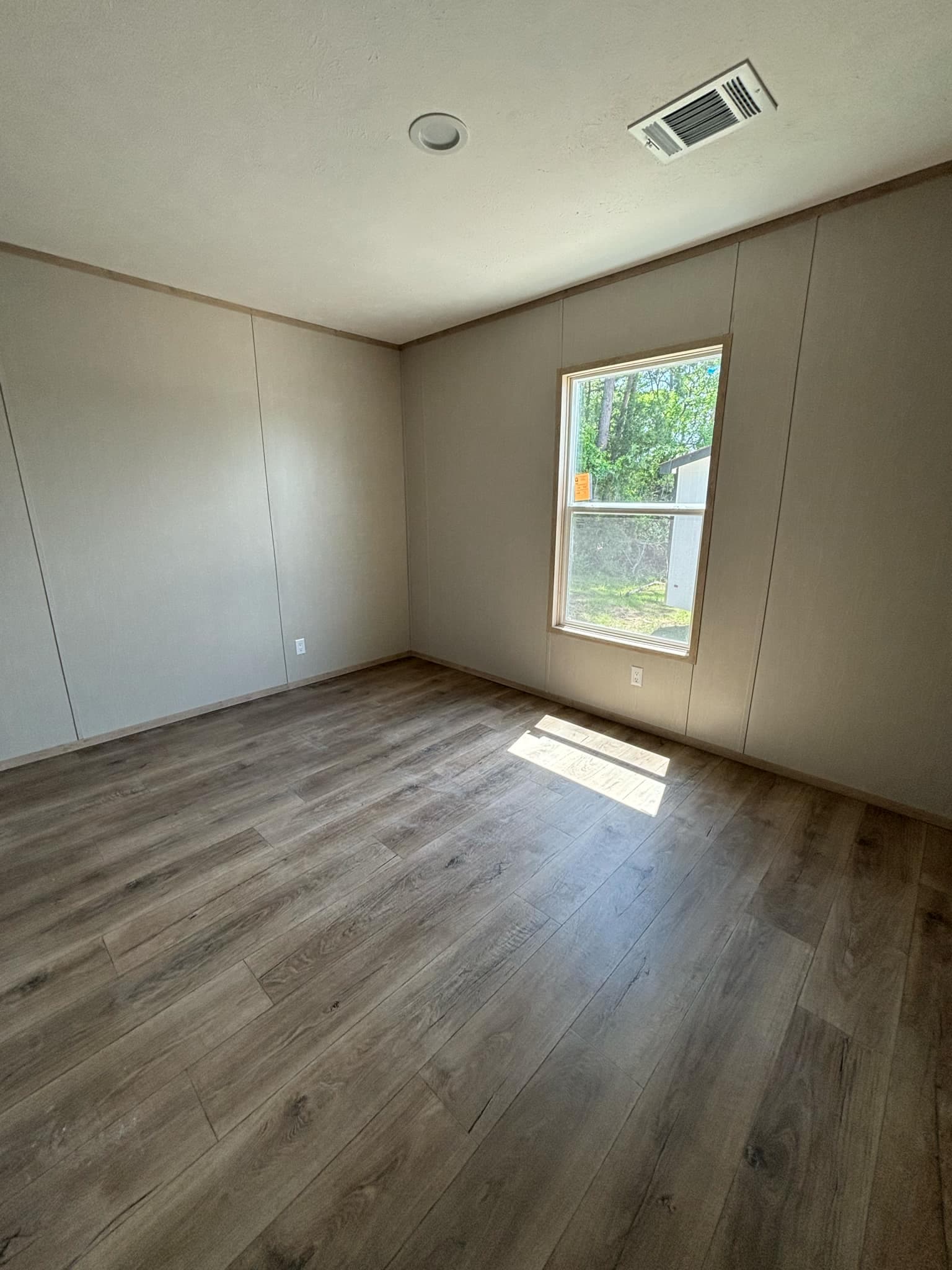 The expedition (inventory) interior home features