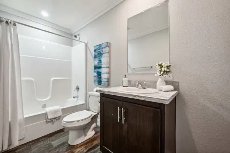 Prairie dune bathroom home features