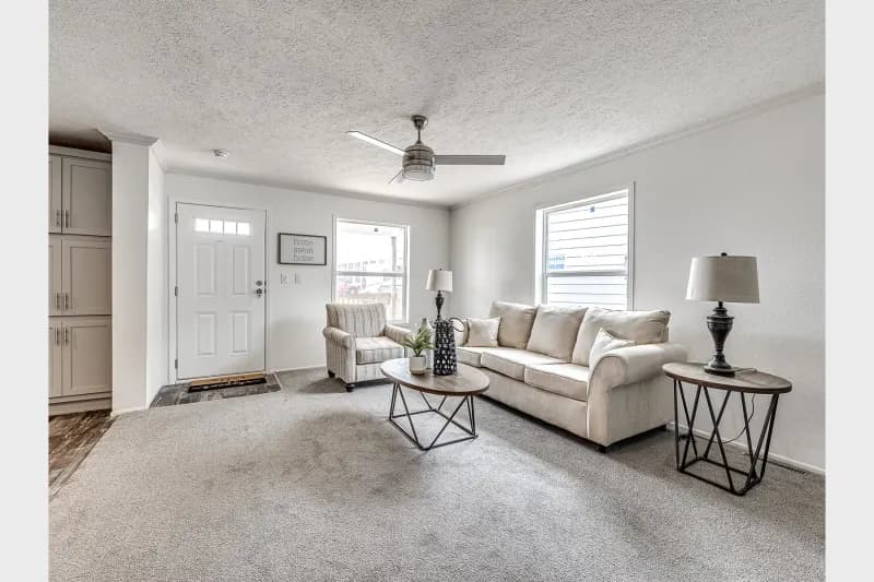 Prairie dune 8810 interior home features