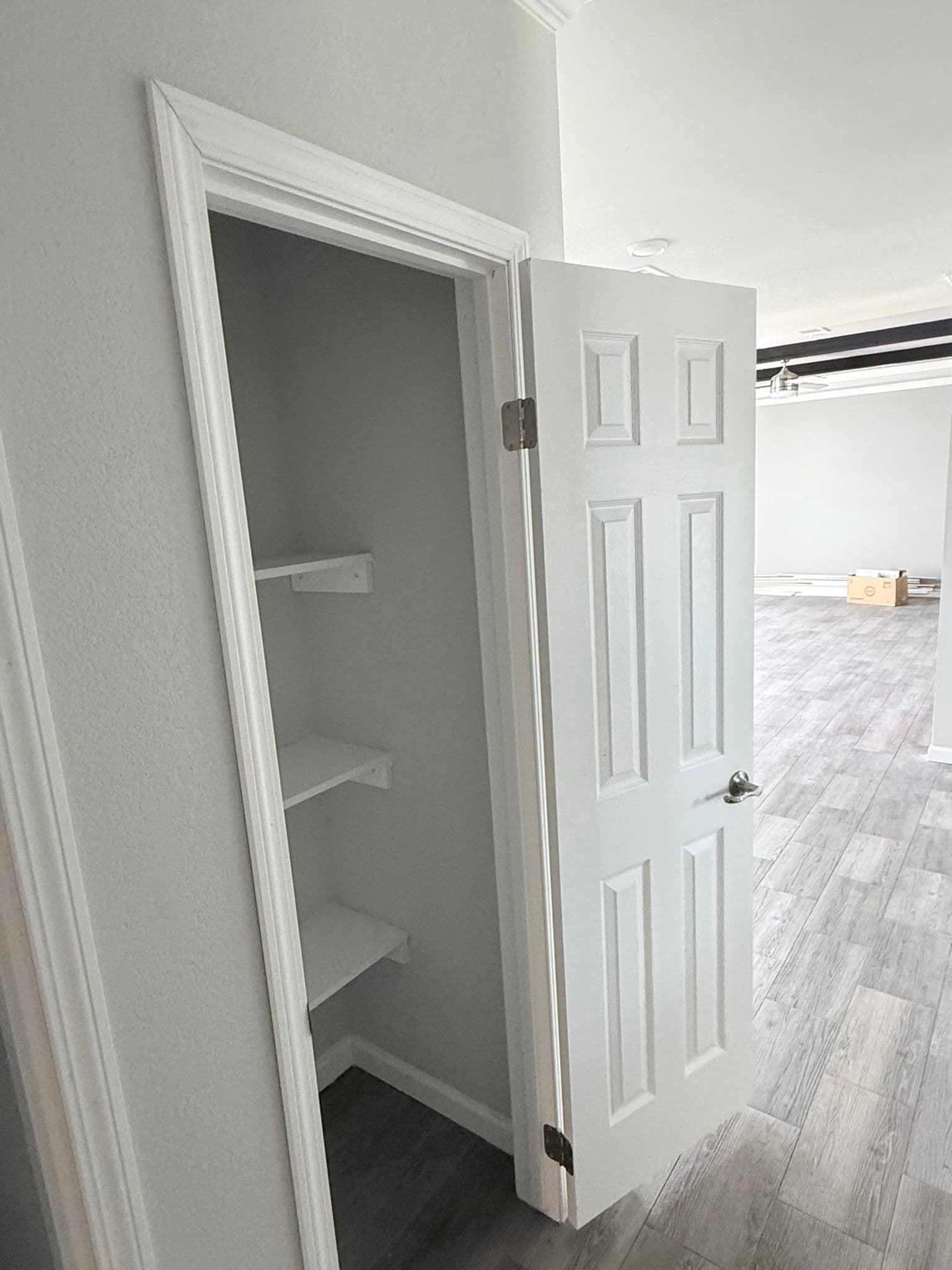 Vintage farmhouse (inventory) interior home features