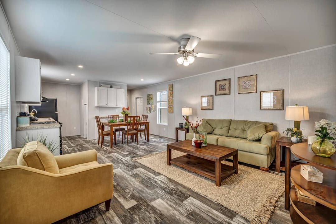 Rm1656a interior home features