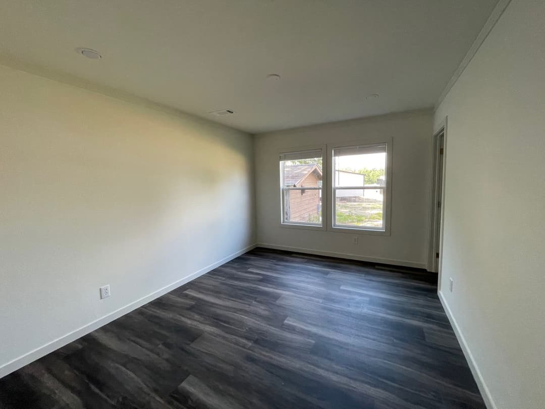 Hero 76 (inventory) bedroom home features