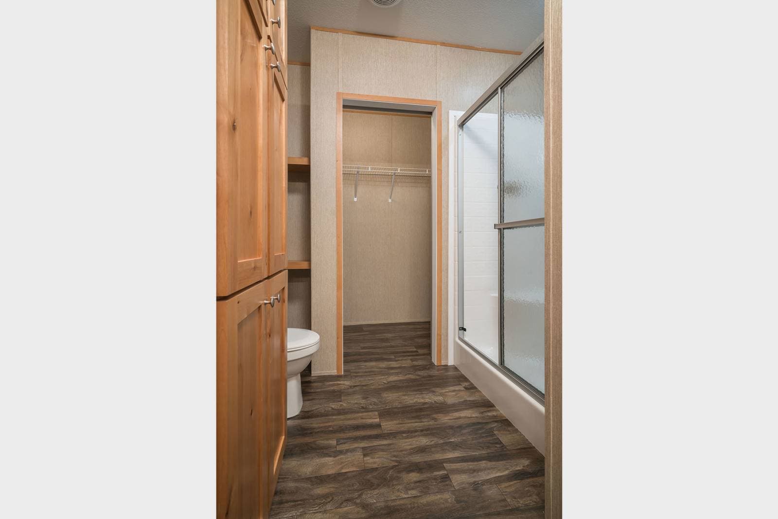 Cs1676c bathroom home features