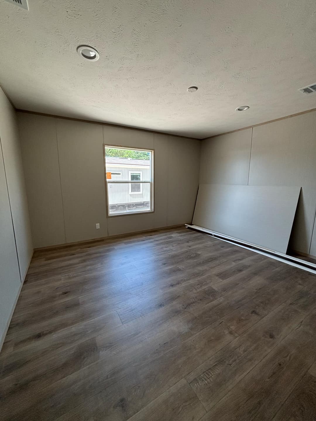 The expedition (inventory) interior home features