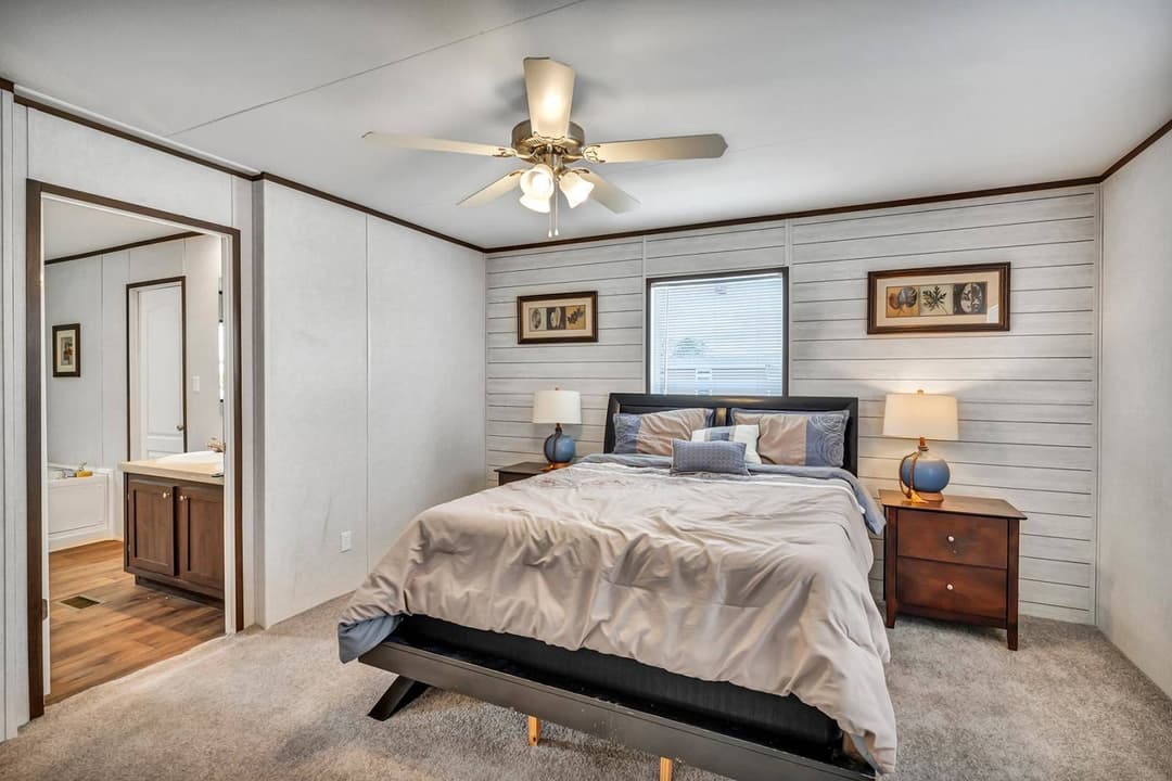 Rm2856b bedroom home features