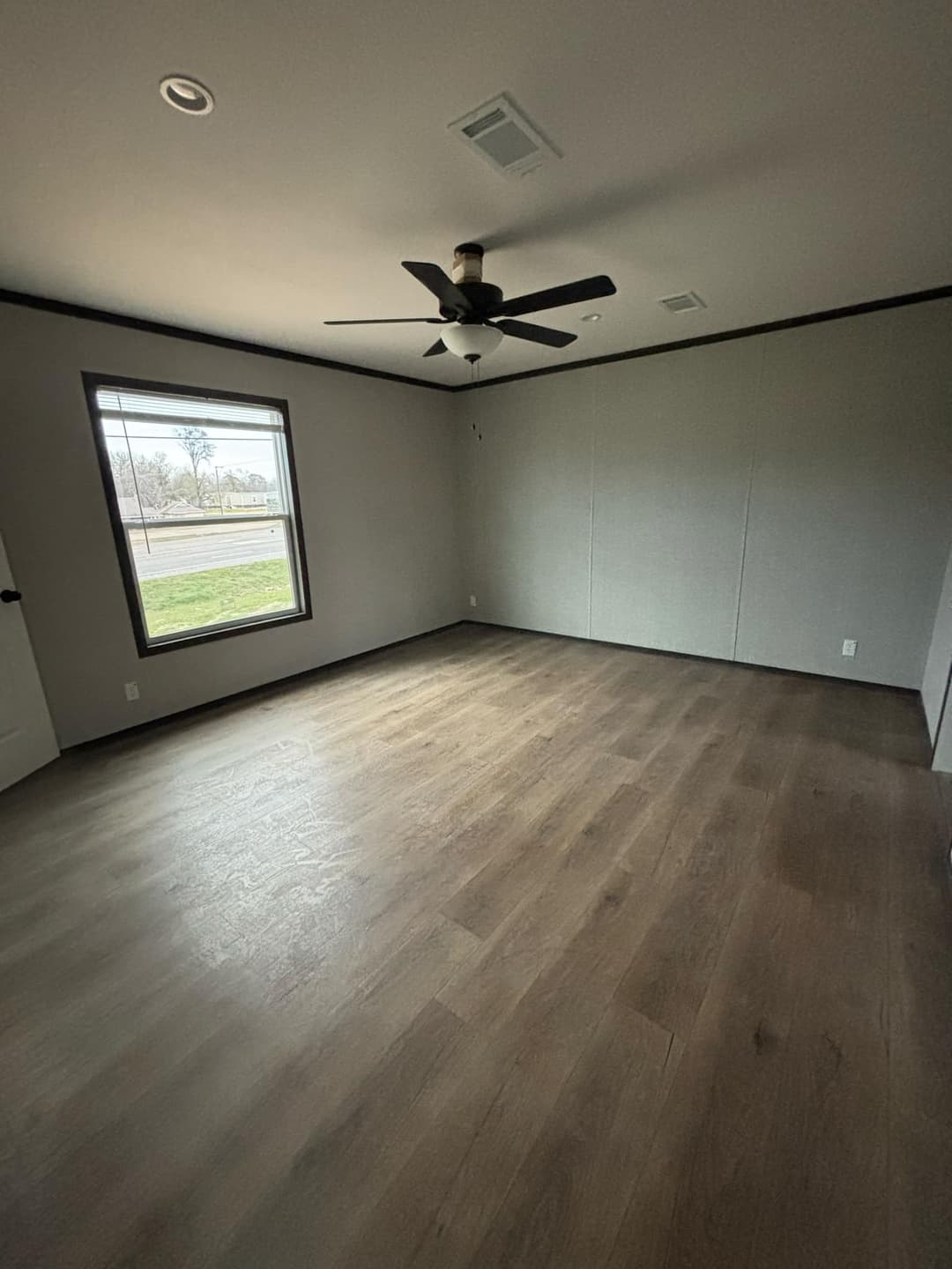 The embrace (inventory) interior home features