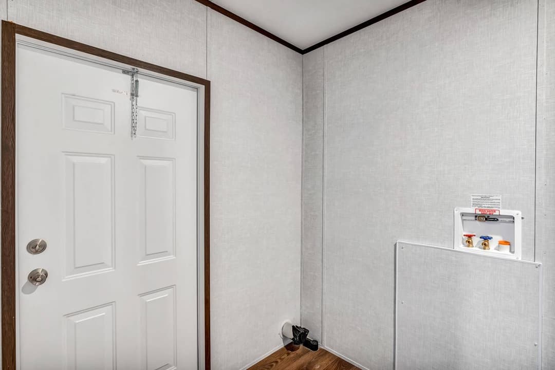 Rm2856b interior home features