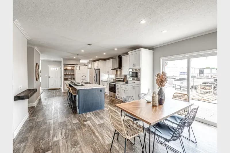 Genesis 9302 interior home features