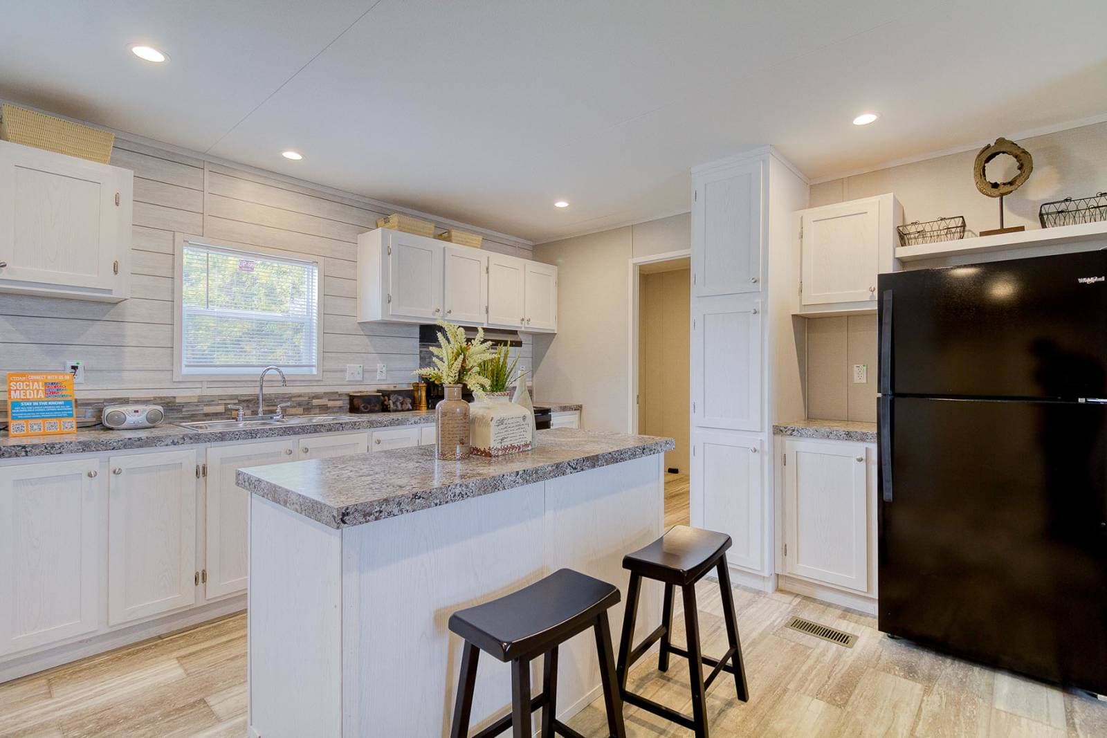 Rm2848a kitchen home features