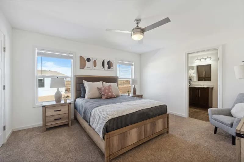 Skyliner bedroom home features