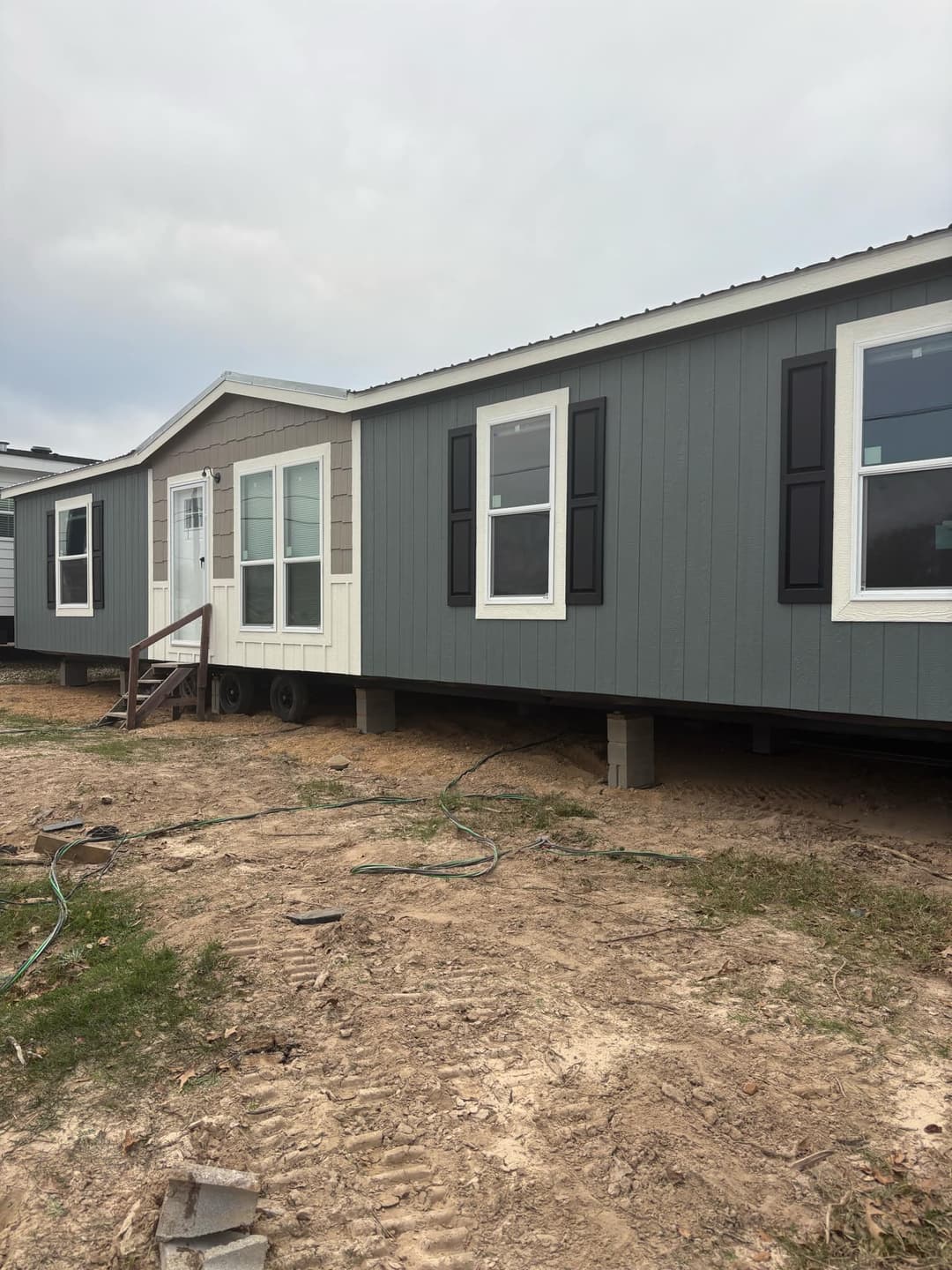 The embrace (inventory) exterior home features