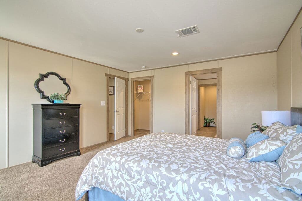 Vela 9456 bedroom home features