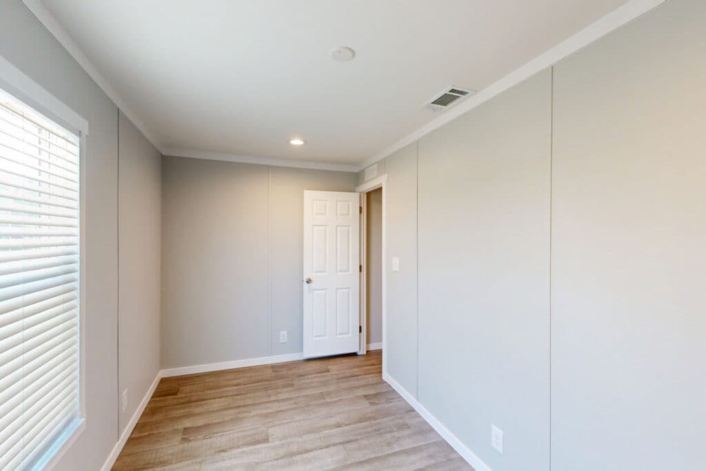 Balboa 7266 bedroom home features