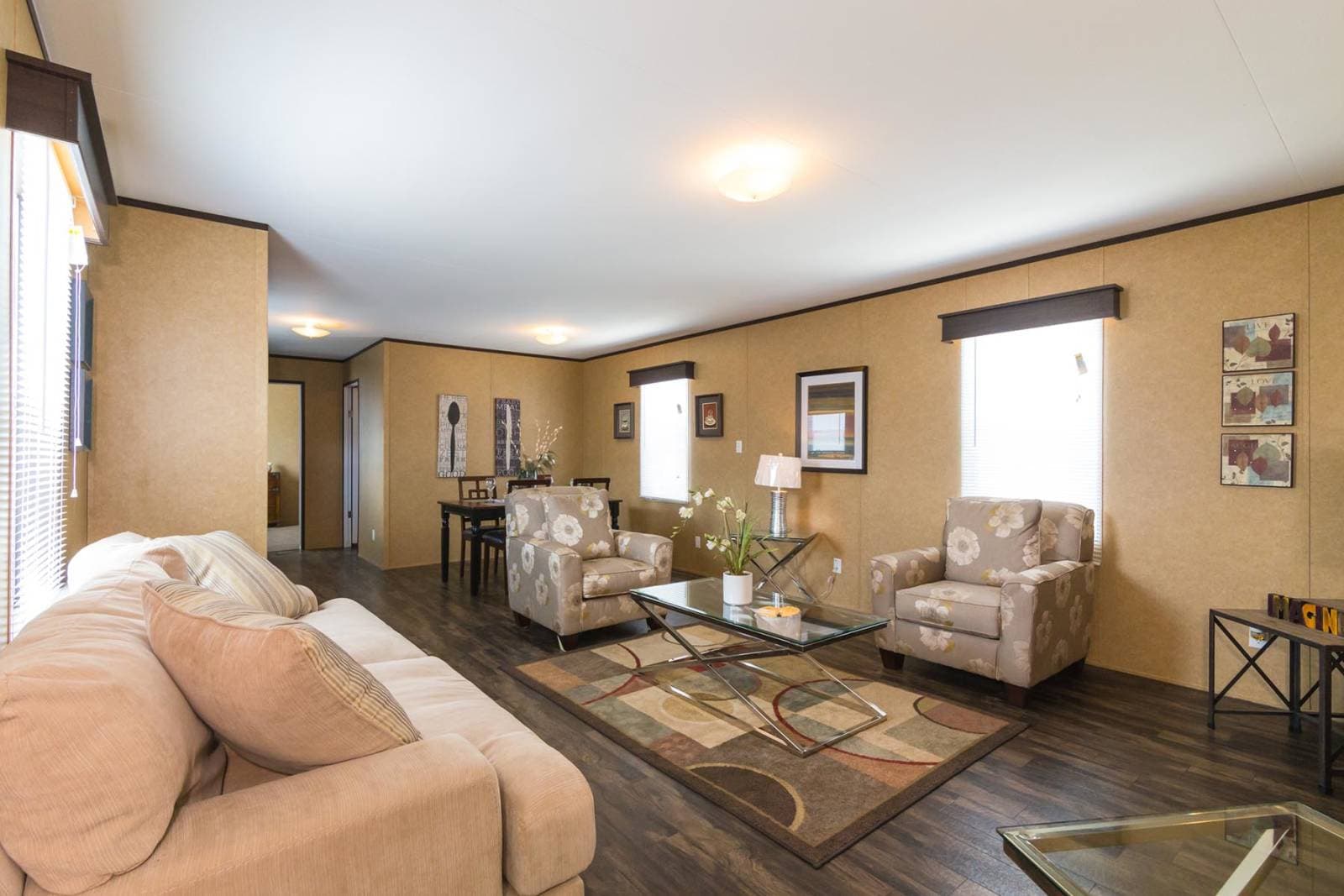 Cs1672a interior home features