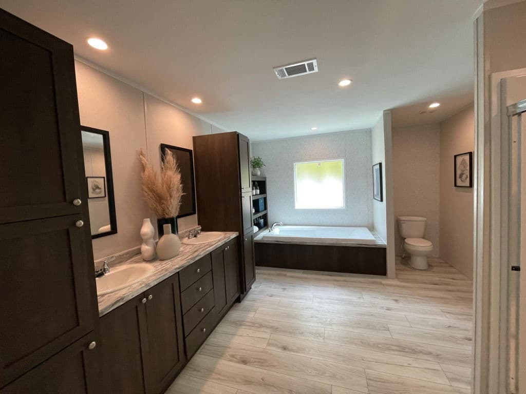 The zeus (inventory) bathroom home features