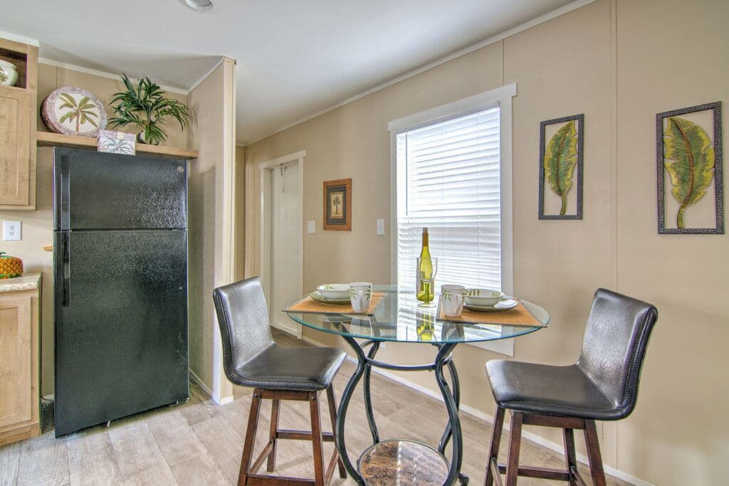 Phoenix 9277 interior home features