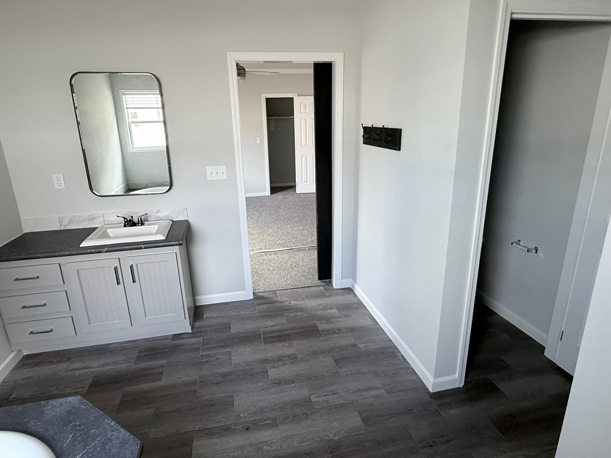 Vintage farmhouse (inventory) bathroom home features