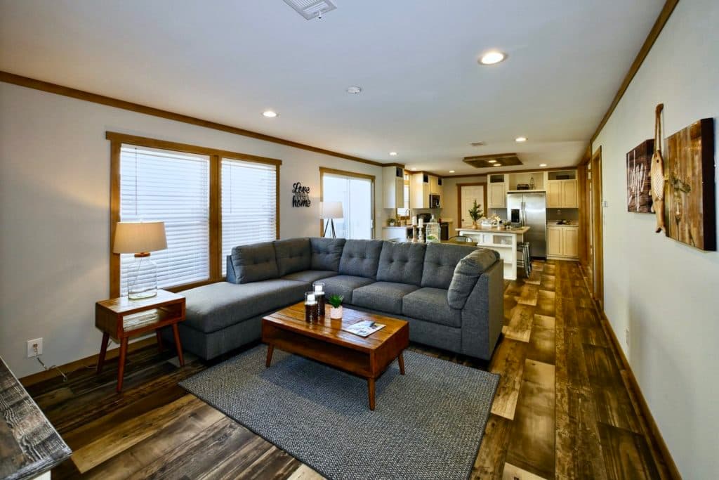 Macey 9768 interior home features