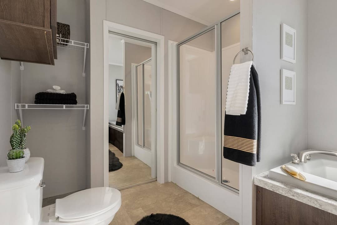 Cs1676c bathroom home features