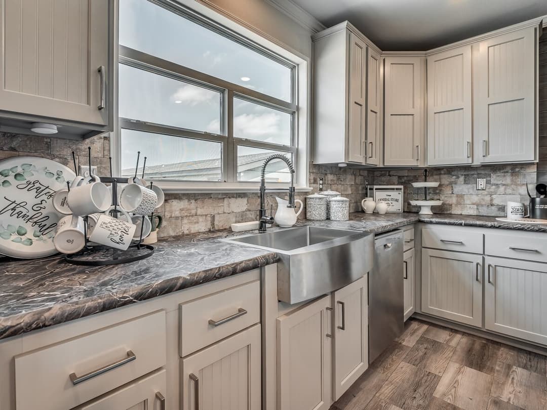 Vintage farmhouse flex 47643a kitchen home features