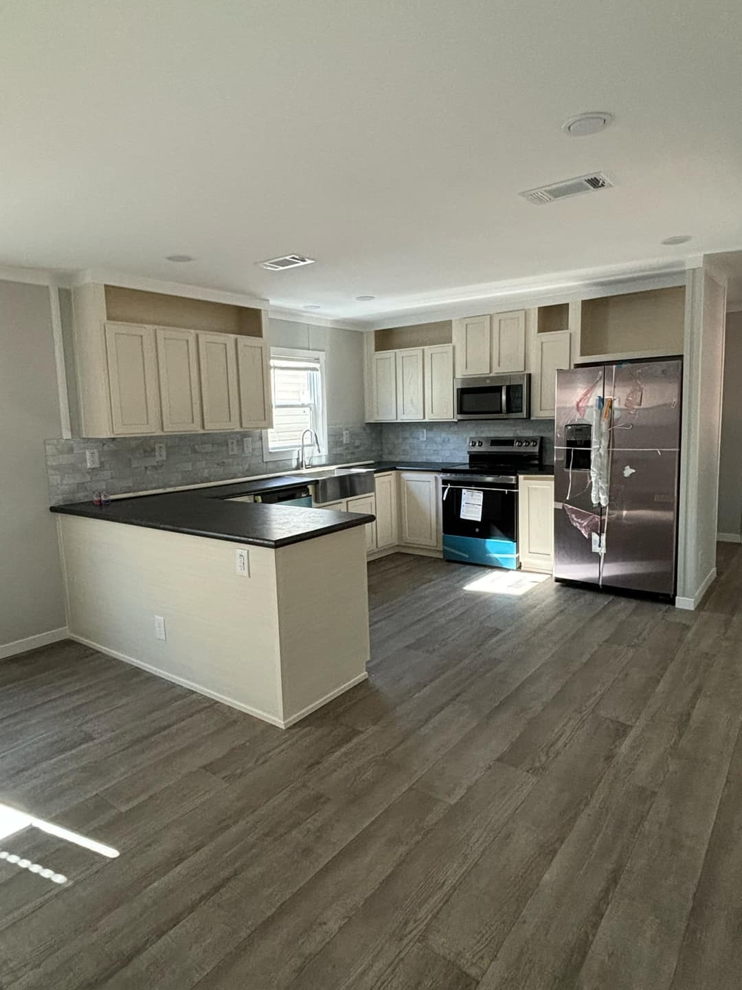 The phoenix (inventory) kitchen home features