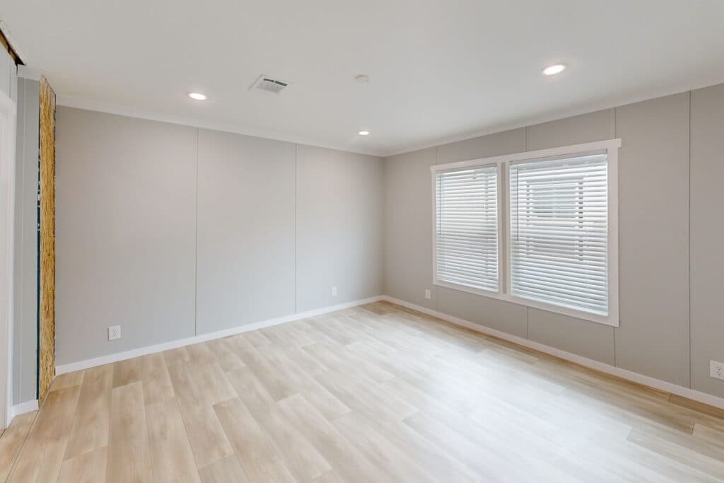 Cousteau 7652 bedroom home features