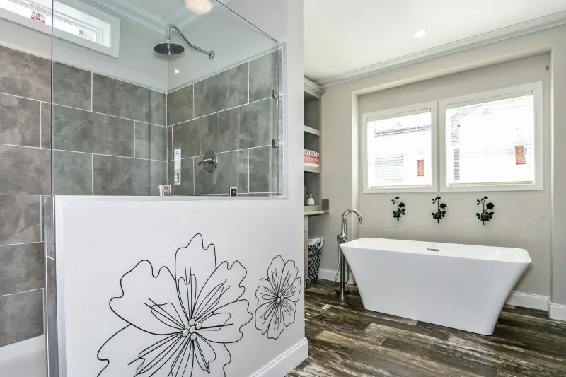 Skyliner 4732b bathroom home features