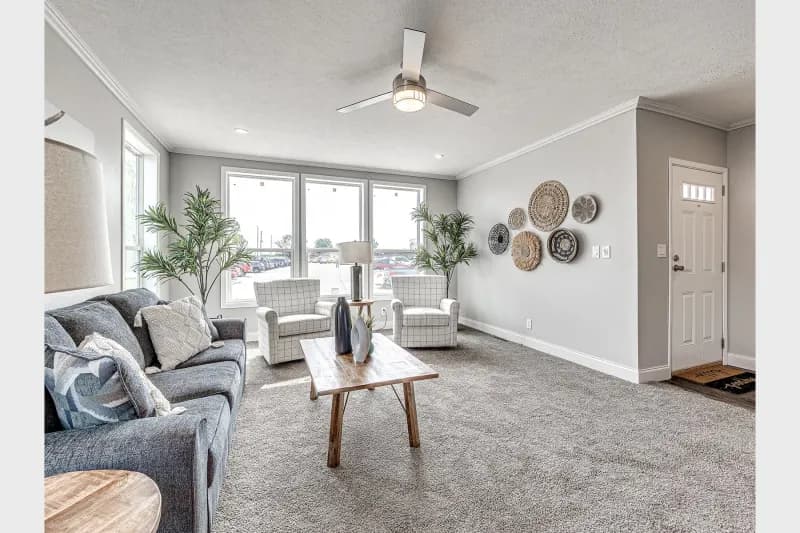 Genesis 9302 interior home features