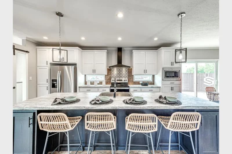 Genesis 9302 kitchen home features