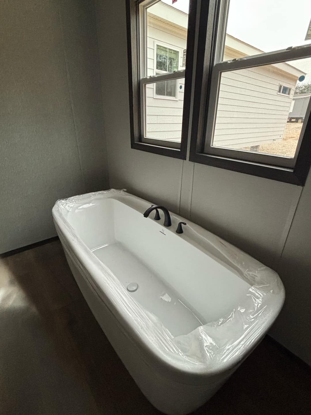 The embrace (inventory) bathroom home features